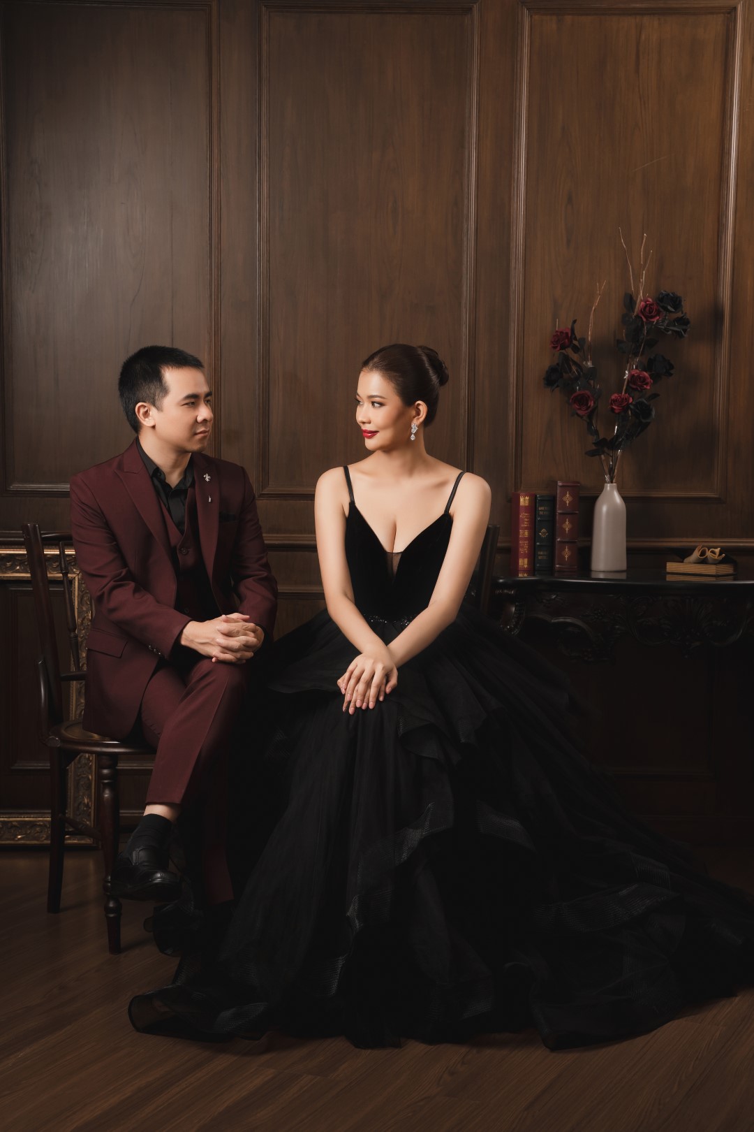 Dark & Elegant 1