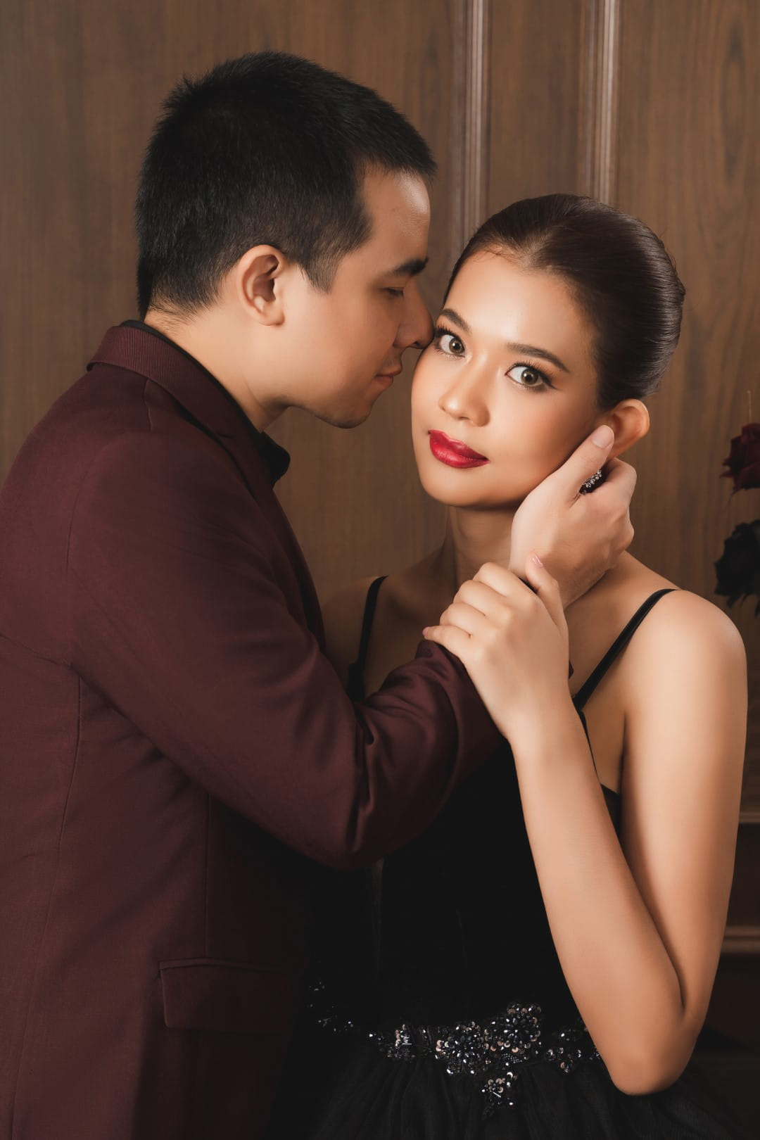 Dark & Elegant 15