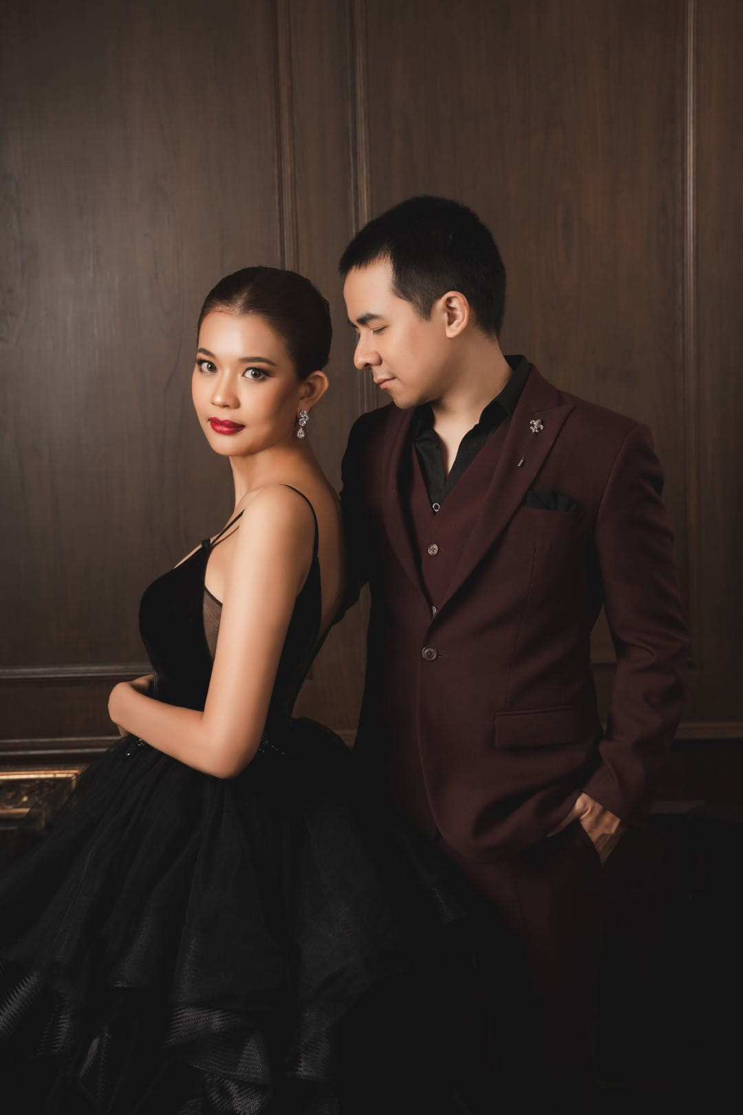 Dark & Elegant 20