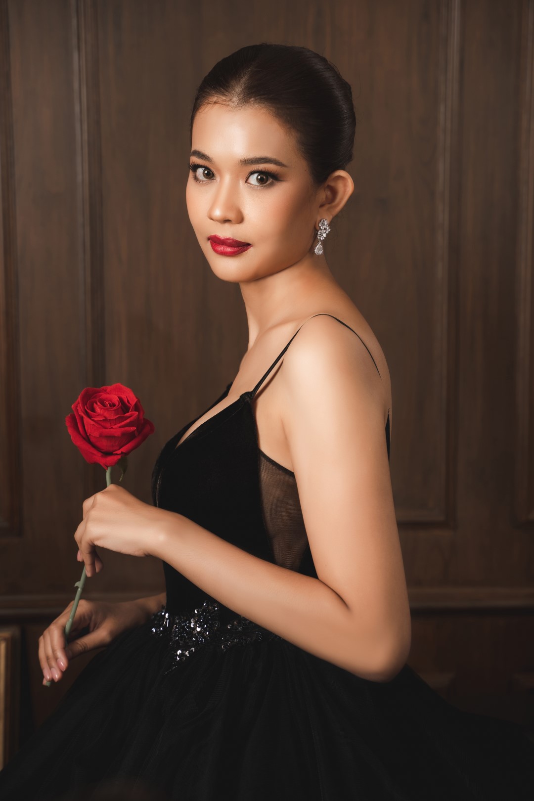 Dark & Elegant 27