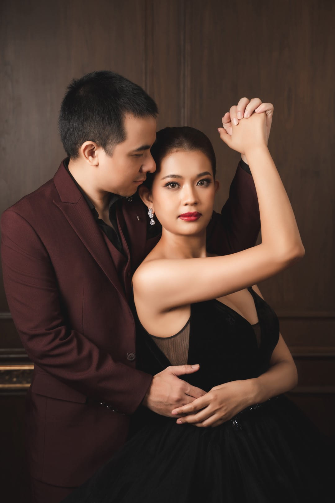 Dark & Elegant 31