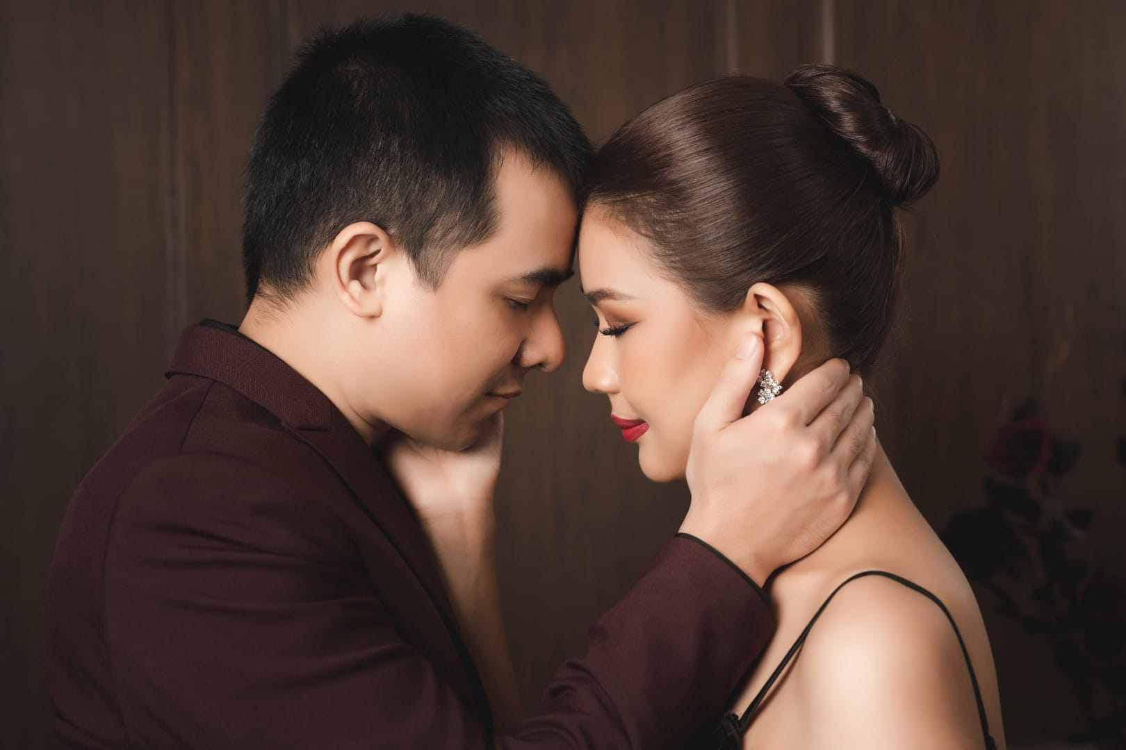 Dark & Elegant 32