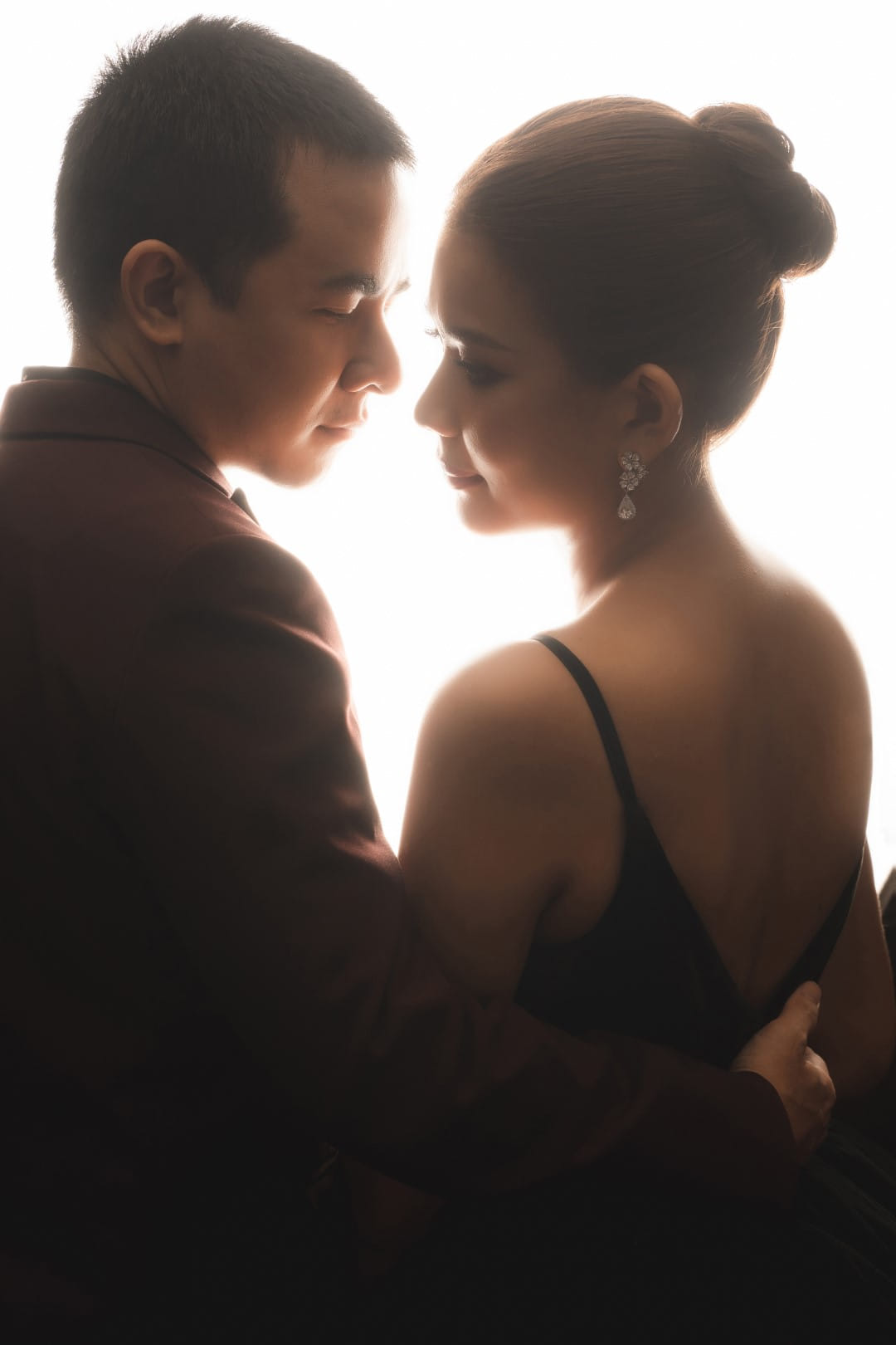 Dark & Elegant 33